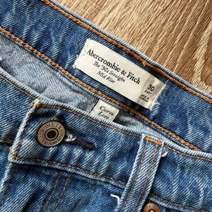 Abercrombie & Fitch 90's Straight Mid-Rise Jeans - Curve Love 30S